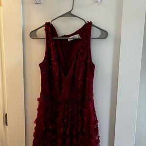 Mac Duggal FLORAL RUFFLED TIERED SLEEVELESS V-NECK GOWN in Burgundy Red size